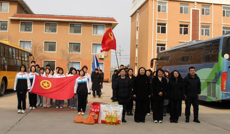 党员志愿在行动——盘锦弘毅中学党支部组织开展学雷锋志愿活动