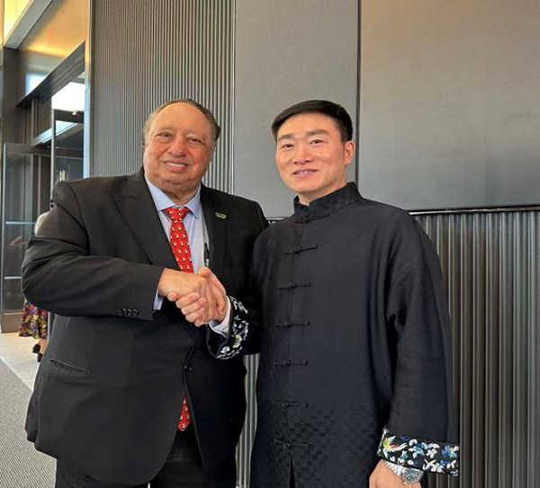 美国亿万富翁、石油大亨、Red-Apple-Group董事长兼CEO-约翰·卡西马蒂斯John-Catsimatidis